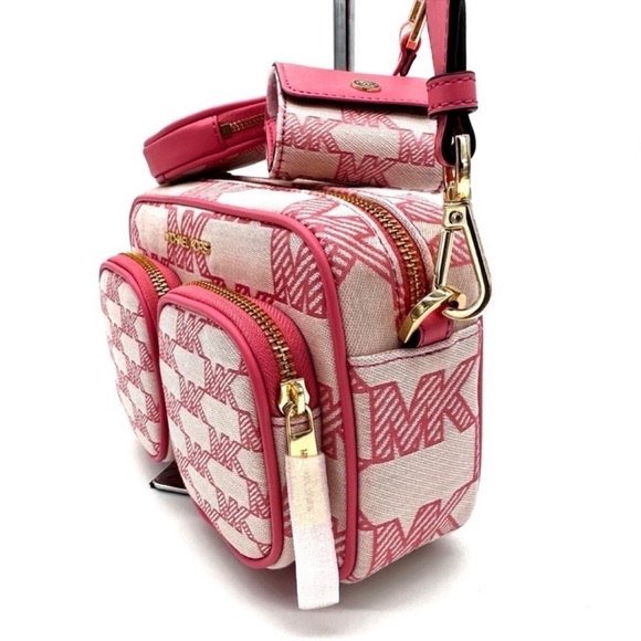 Michael Kors Jet Set Medium Crossbody Bag Tech Accessories
Attached Tea - Picture 4 of 13